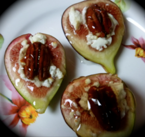 baked figs with goat cheese and honey